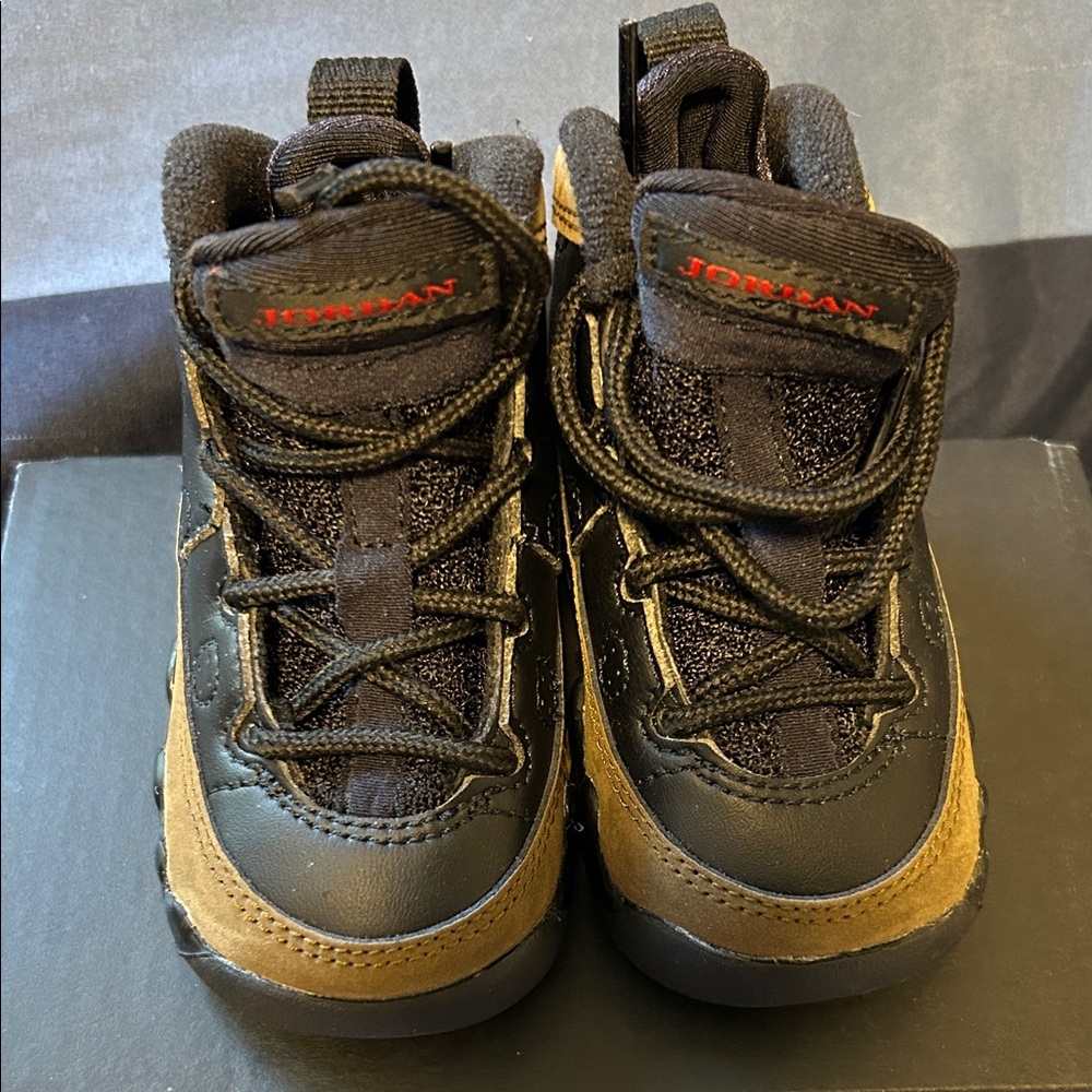 Jordan Kids Black and Tan Sneakers